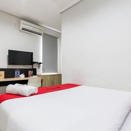 Reddoorz Plus Syariah Near Mall Pondok Indah Giacarta Esterno foto